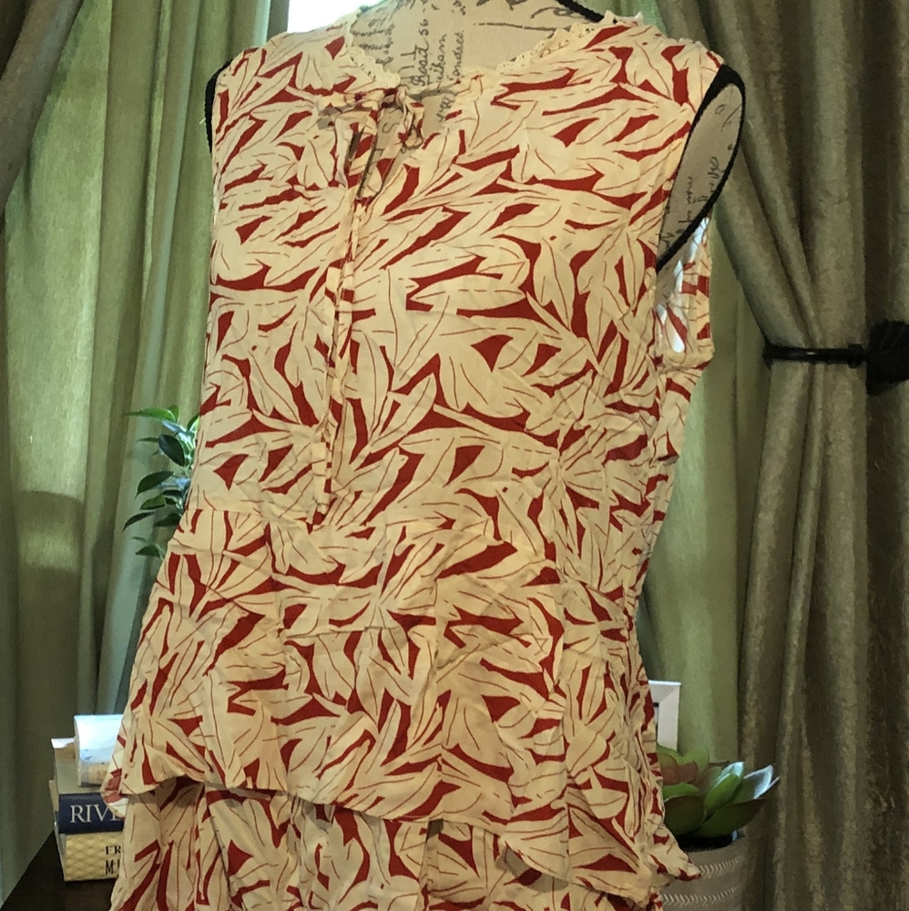 Sleeveless blouse